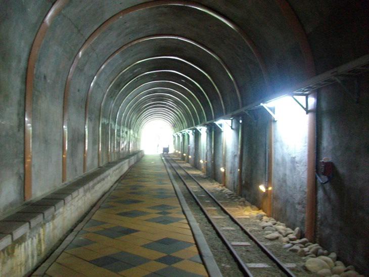 隧道內景象